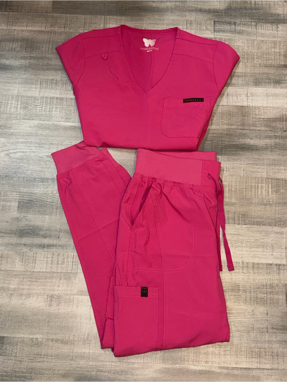 NWOT Monarch Uniforms Hot Pink Scrub Set MEDIUM
